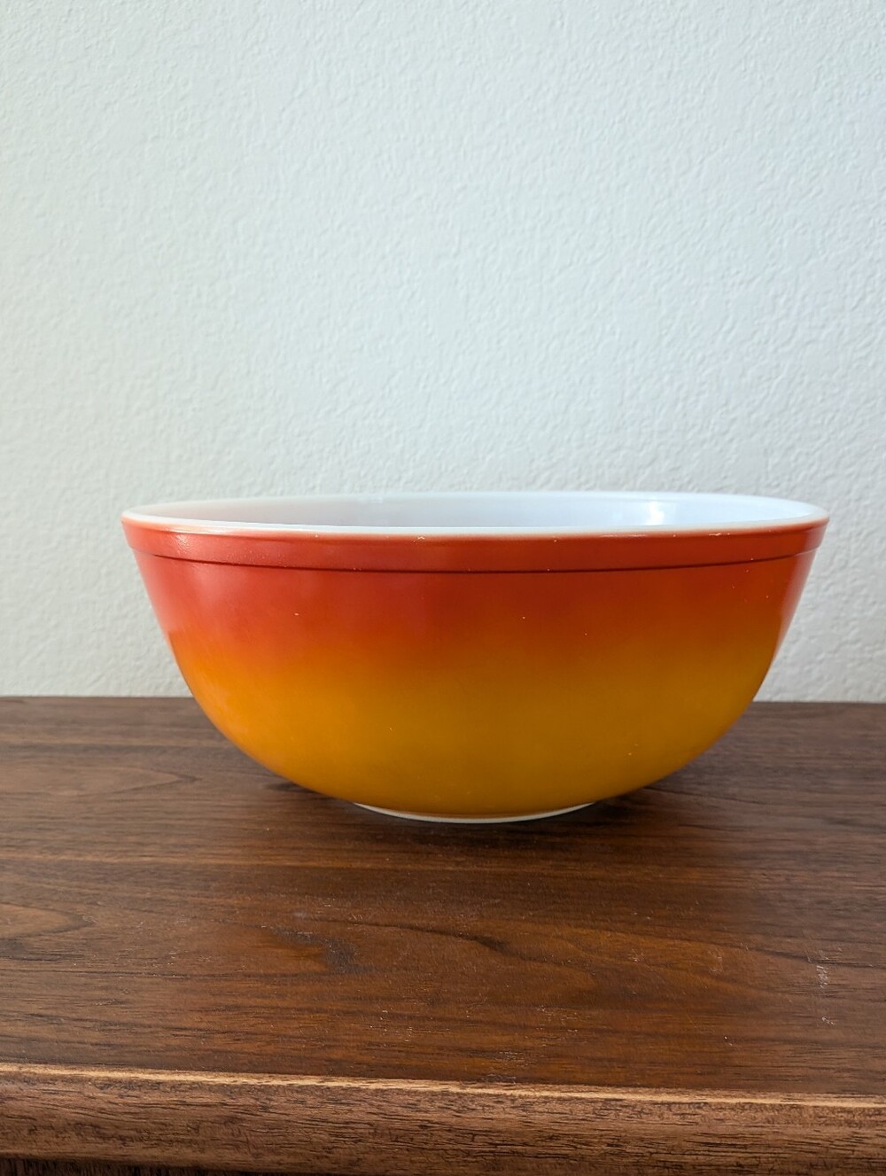 Vintage Pyrex Large 4 Qt MixingBowl 404 Flameglo Red Orange Ombre